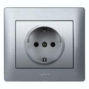 Механизм розетки 1-м СП Galea Life 16А IP20 2P+E с заземл. защ. шторки с крышкой с лицев. панелью немецк. стандарт алюм. Leg 771364