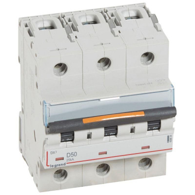 Выключатель автоматический модульный 3п D 50А 25кА DX3 4.5мод. 400В Leg 409838