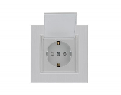 Розетка 1-м с крышкой Karea LINE STAR с заземл. жемчуж. Makel 86100029