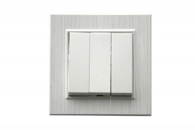 Выключатель 3-клав. 1 вход 3 выхода Karea LINE STAR жемчуж. Makel 86100091