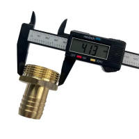 Штуцер для шланга BOUTTE 1 1/4\