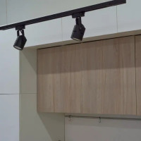 Трековый светильник Volpe Q321 под лампу GU10 50 Вт 10 м² цвет черный