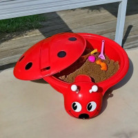 Песочница- бассейн Божья коровка 92.1х80 см пластик красный