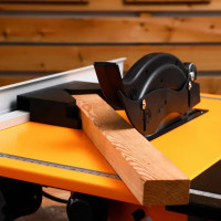 Станок распиловочный Deko DTS1600 084-1053, 1600 Вт, 210 мм