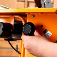 Станок распиловочный Deko DTS1600 084-1053, 1600 Вт, 210 мм