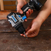 Дрель-шуруповерт аккумуляторная бесщеточная Deko Sharker Pro 084-1035, 20 В 2x2 Ач