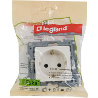 Розетка с заземлением - Legrand Etika - со шторками 16А 250В винтовые зажимы - слоновая кость